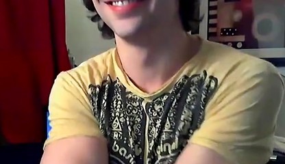 Cute young amateur Zack Randall masturbates and cums solo